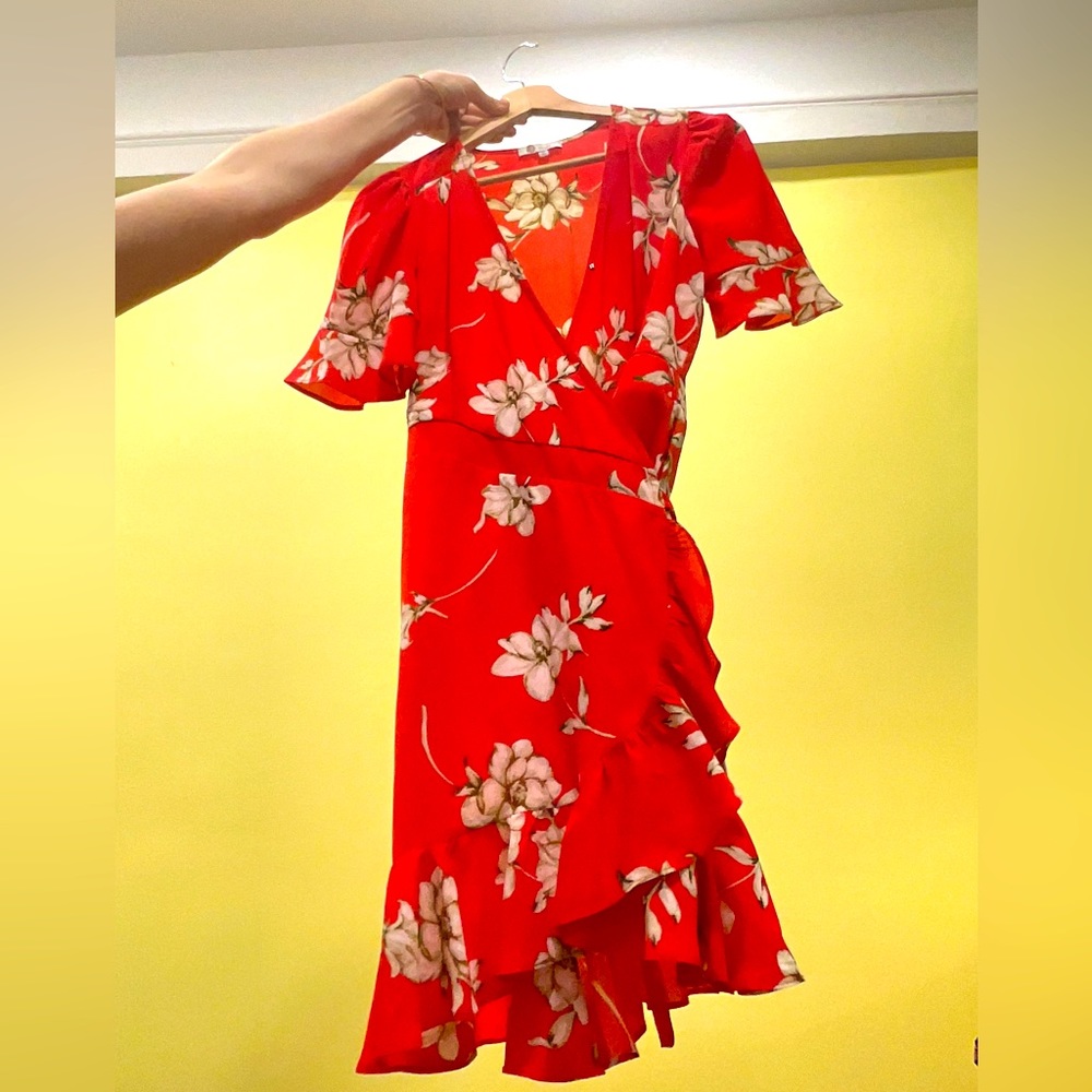 Ruffled floral flirty red Spring wrap dress size XS